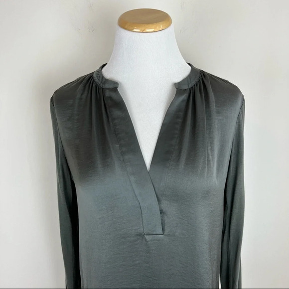 Vince Long Sleeve Split Neck Pullover Blouse Cashmere Blend Gray Green - Picture 2 of 6